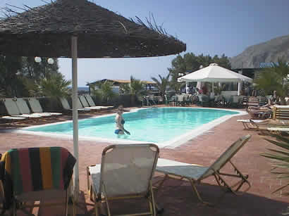 Boathouse Clothing Store. Hotel Boat House: Santorini