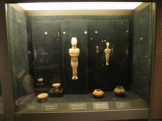 cycladic museum's displays