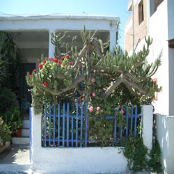 gate on main street to kastro