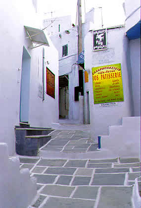 alleys of hora