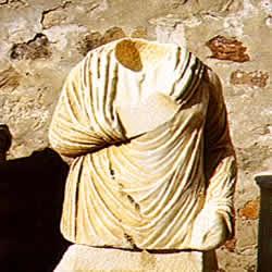 statue