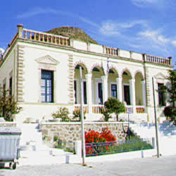 a nea-classical structure on Milos