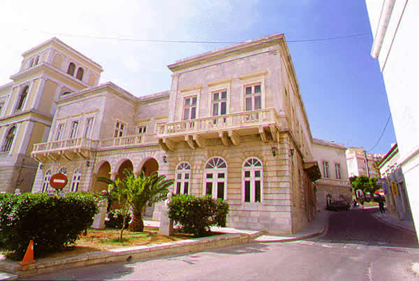 sights in the Hermoupolis main square