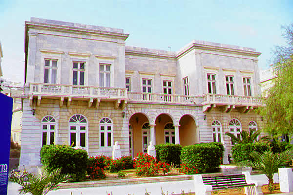 sights in the Hermoupolis main square