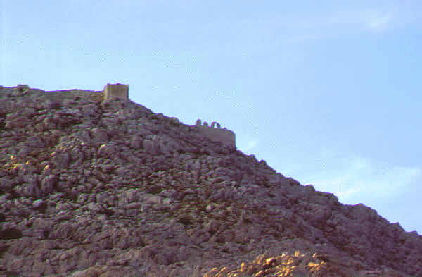 kastro from below