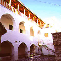 arch house